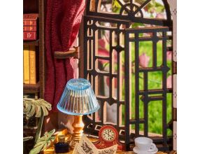 Hračka Robotime 3D skládačka Zarážka na knihy Tichý studijní koutek (2)